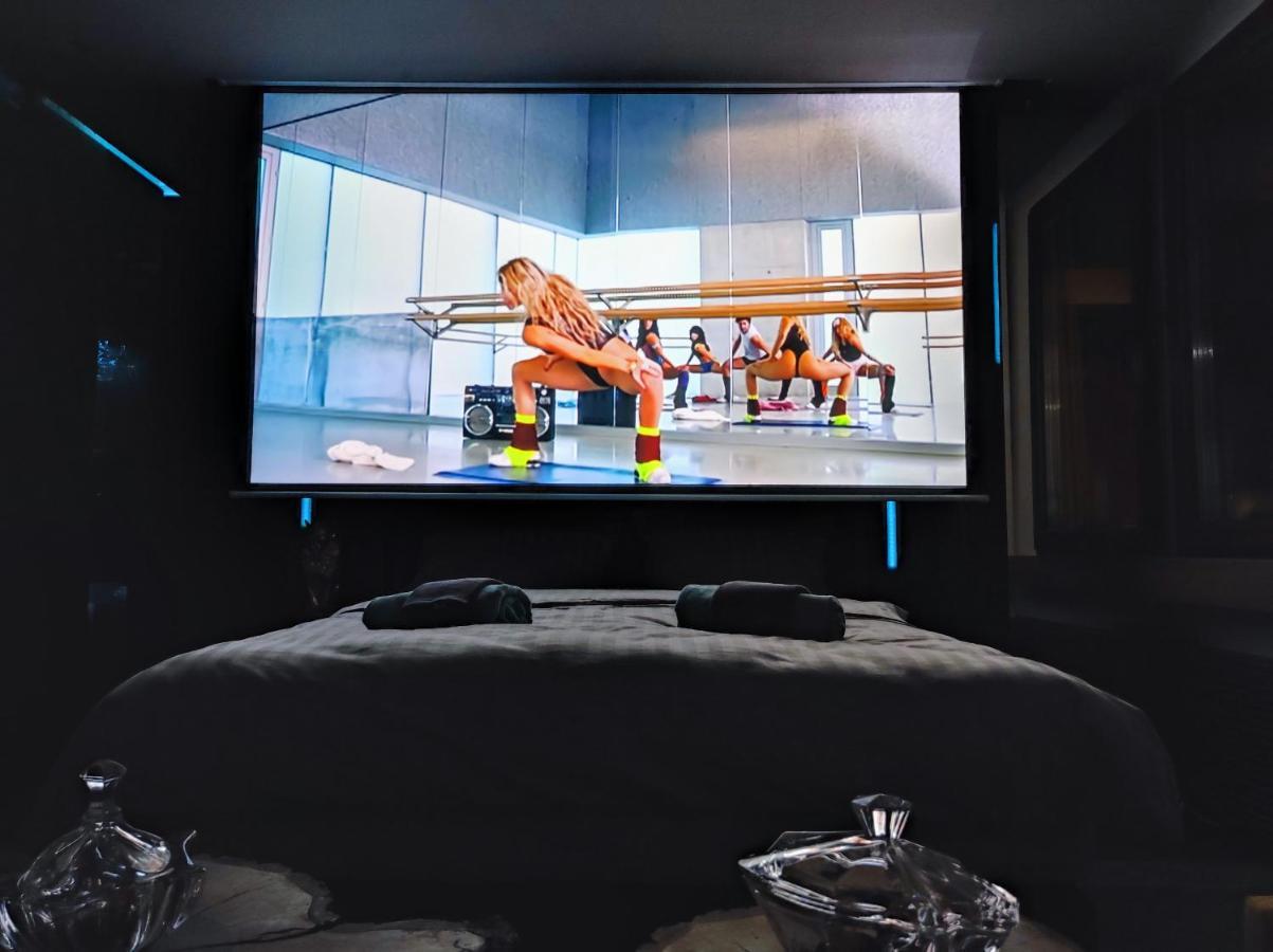 Pentlux - Spa Penthouse In The Heart Of สโกเปีย ภายนอก รูปภาพ